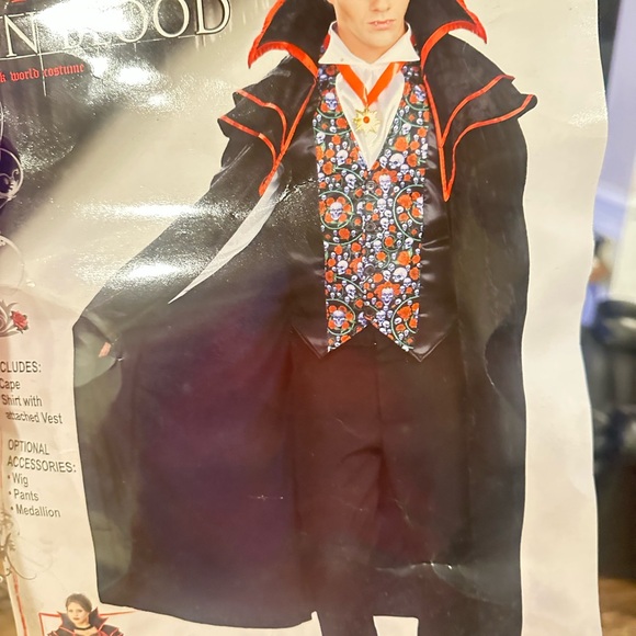 Vampire Costume with Cape and Accessories - Picture 2 of 4